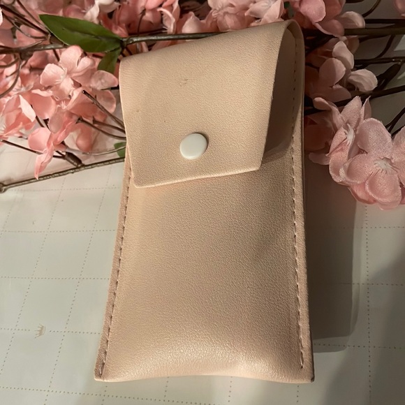 New Makeup 8 Brush Set in Cotton Candy Pink Case - Perfect Mother’s Day Gift 🍑 - Picture 2 of 6